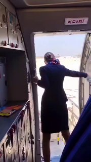 两个 “在飞空姐”